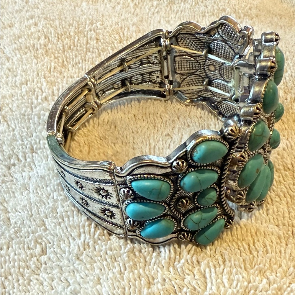 Turquoise and Silver Floral Bracelet - Picture 3 of 4